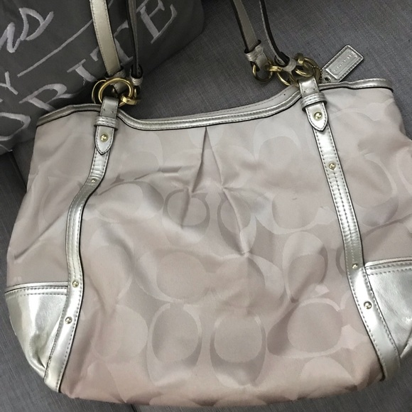 Coach purse - Picture 2 of 6